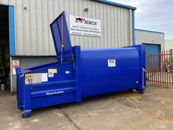 End Loading Roro with Spring Assisted Lid.