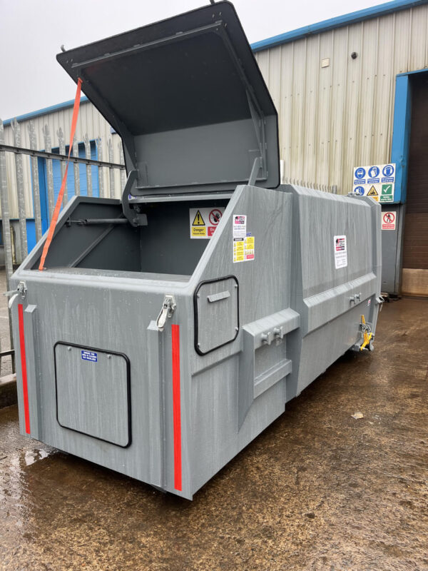 Skip Pack Portable For hand Loading with End Loading Spring Assisted Lid