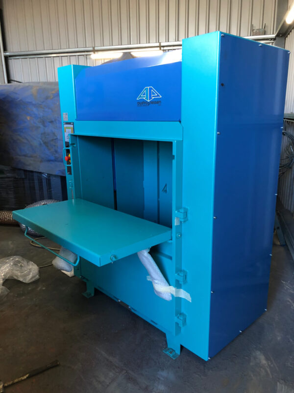 100-150kg baler in blue