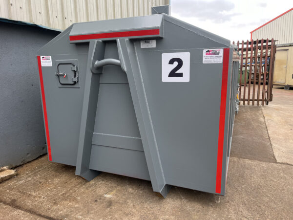 roll on/roll off sludge container with loading door inlet opened from ground level