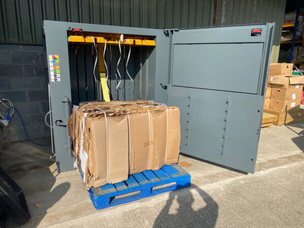 200-300kg mid size baler in grey