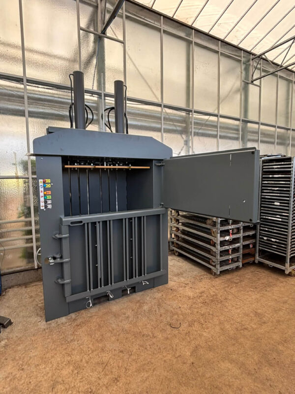 A black/grey 400kg+ baler (mf450 auto)