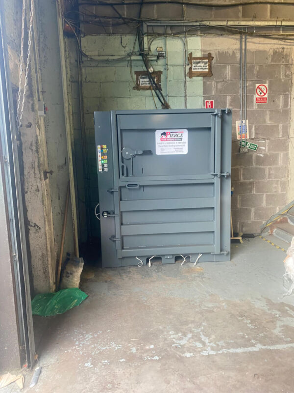 200-300kg mid size baler in grey