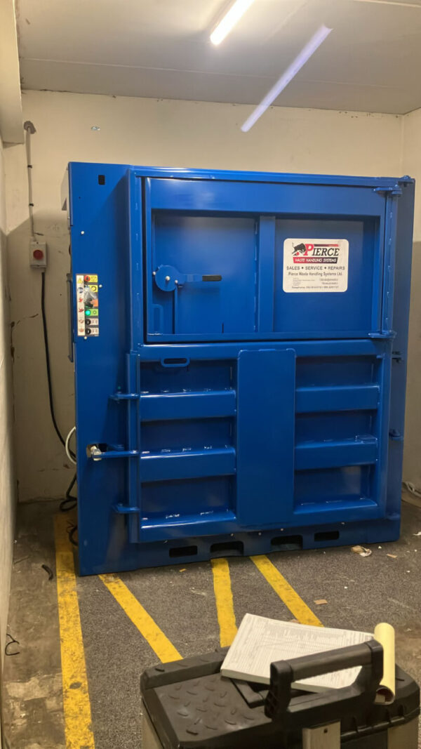 200-300kg mid size baler in blue